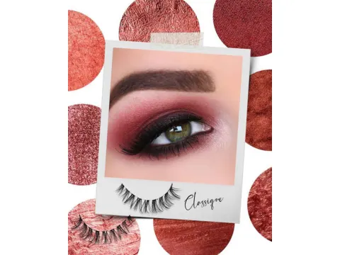 Close-up eye makeup with Dollbaby London Classique lashes, photographed by Marketing Valley.